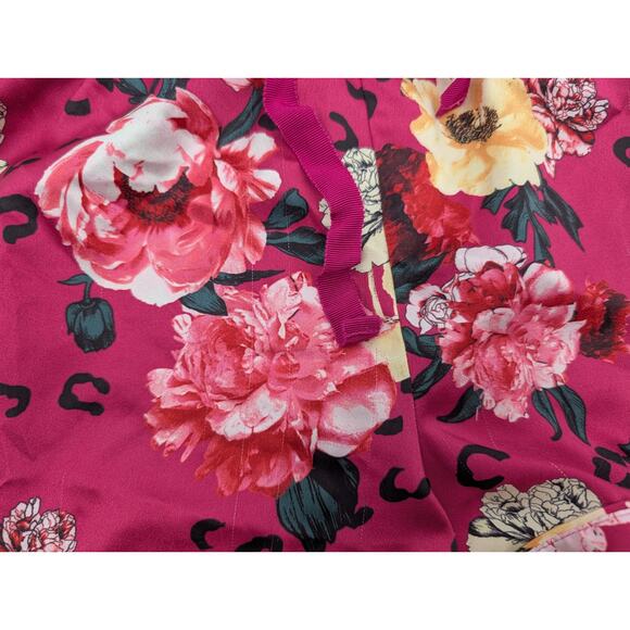 Victoria's Secret Pajama Short Set Size Medium Rose Pattern - Picture 8 of 8